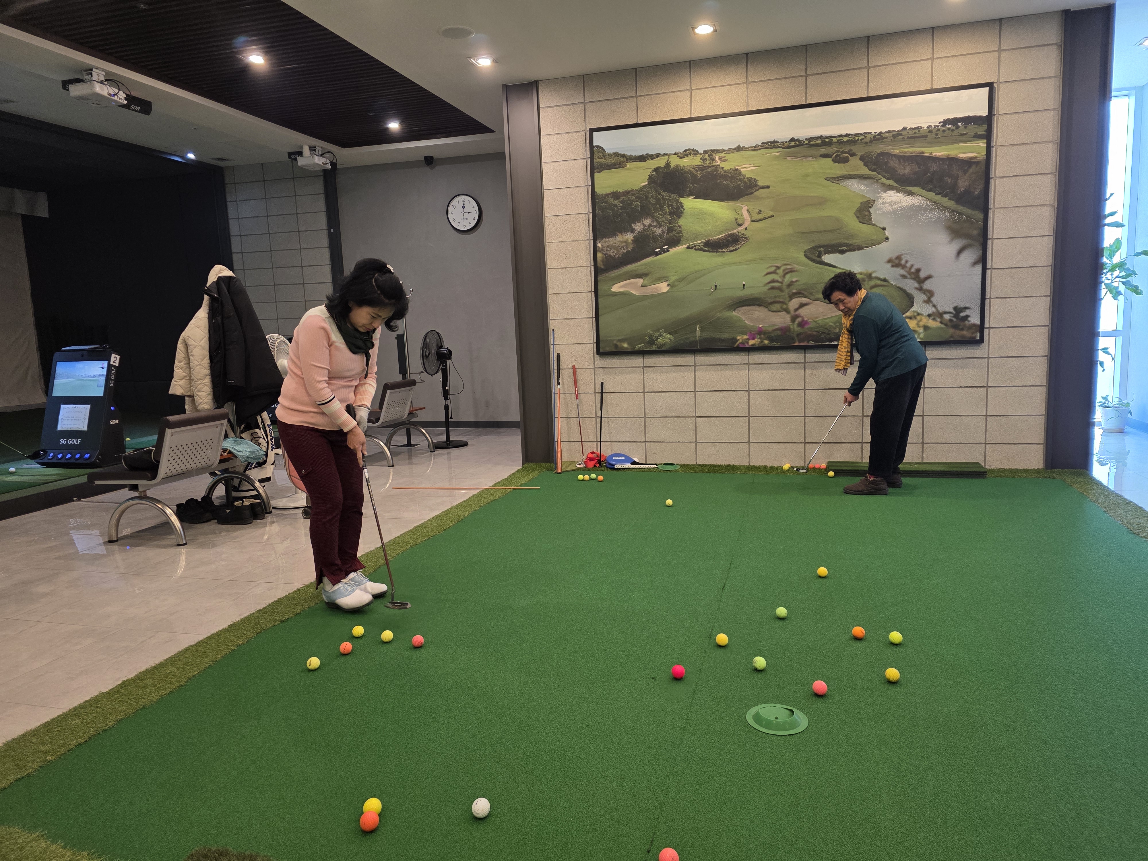 골프 도전 60대, 70대, 80대 세대, 필드 위의 ''영-올드(Young-Old)''… 배움을 놓는 순간 늙는다!!